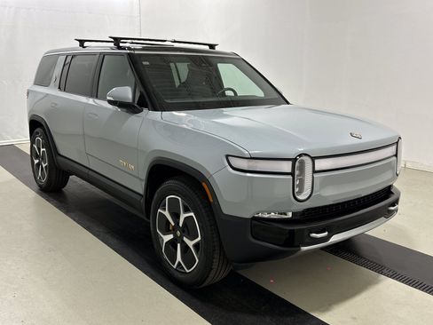 Used 2024 Rivian R1S Adventure AWD/4WD image 7