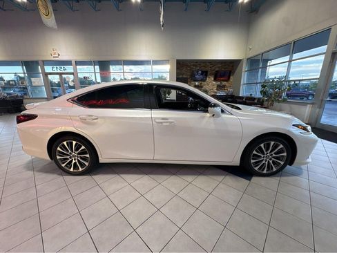 Used 2021 Lexus ES 250 w/ Premium Package AWD/4WD image 16