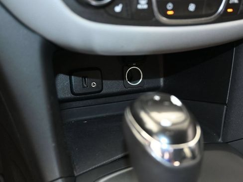 Used 2018 Chevrolet Equinox LT FWD image 26