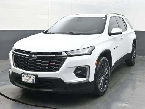 Used 2023 Chevrolet Traverse RS image 4