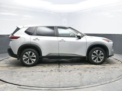 Used 2023 Nissan Rogue SV image 8