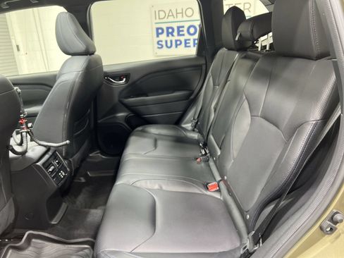 Used 2025 Subaru Forester Limited AWD/4WD image 22