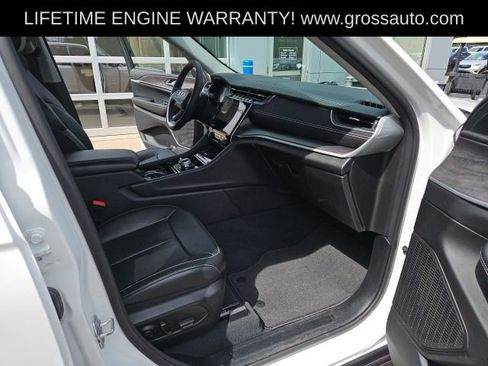 Used 2023 Jeep Grand Cherokee Limited w/ Luxury Tech Group II AWD/4WD image 33