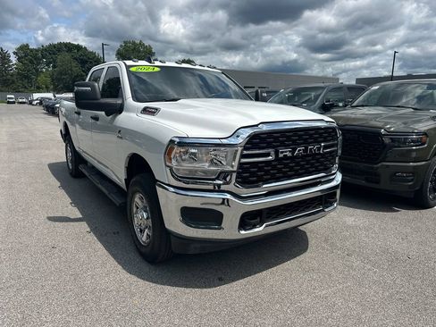 Used 2024 RAM 3500 Tradesman w/ Towing Technology Group AWD/4WD image 4
