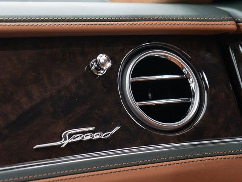 Used 2025 Bentley Flying Spur Plug-In Hybrid AWD/4WD image 44