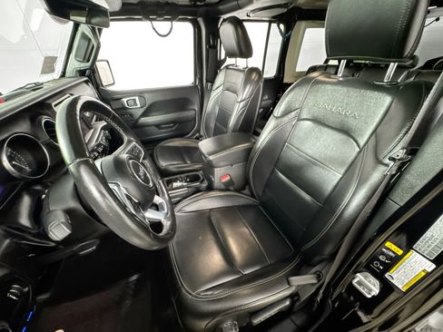 Used 2023 Jeep Wrangler Unlimited Sahara w/ Cold Weather Group AWD/4WD image 15