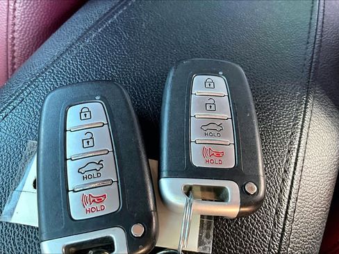 Used 2012 Hyundai Sonata Limited w/ Navigation Pkg FWD image 14