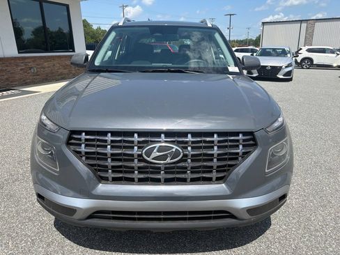 Used 2025 Hyundai Venue SEL FWD image 12