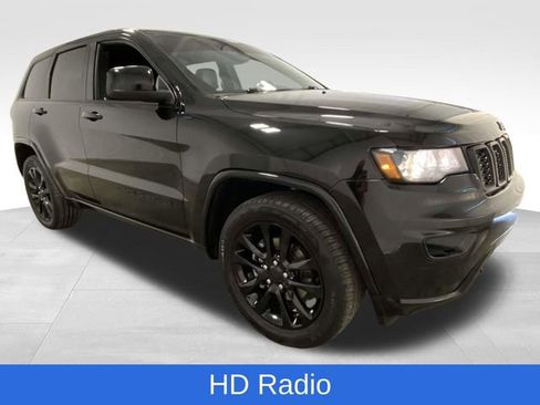 Used 2020 Jeep Grand Cherokee Altitude image 6