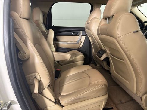 Used 2011 GMC Acadia SLT image 16