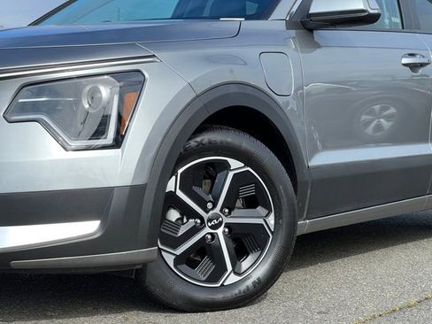 Certified 2023 Kia Niro EX w/ EX Cold Weather Package FWD image 2