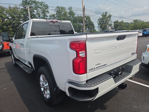 Used 2021 Chevrolet Silverado 2500 High Country w/ Technology Package AWD/4WD image 12