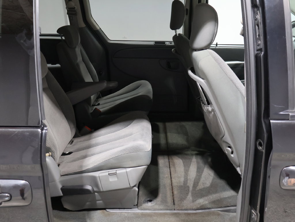 Used 2005 Dodge Grand Caravan SXT FWD image 16