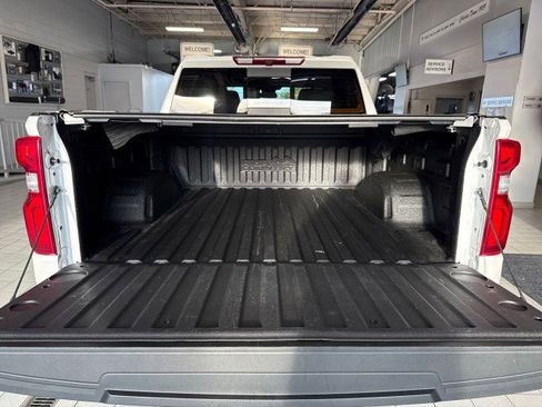 Used 2023 Chevrolet Silverado 1500 High Country w/ Z71 Off-Road Package AWD/4WD image 26