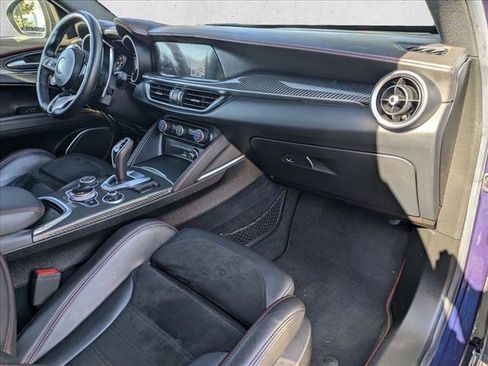 Used 2020 Alfa Romeo Stelvio Quadrifoglio image 21