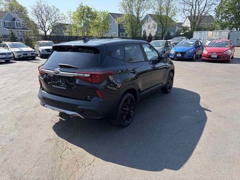 Used 2021 Kia Seltos LX AWD/4WD image 6