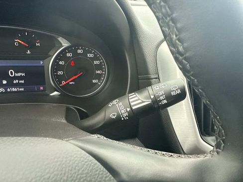 Used 2024 GMC Terrain SLT image 32