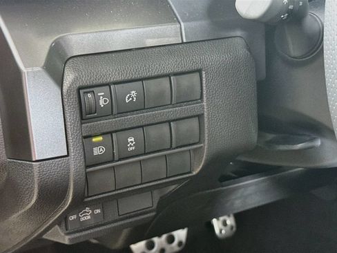 Used 2025 Toyota Tacoma TRD Sport AWD/4WD image 11