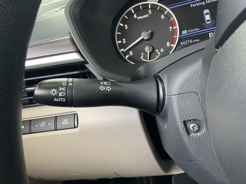 Used 2025 Nissan Altima 2.5 SV FWD image 30