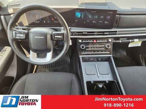 Used 2024 Hyundai Santa Fe SE AWD/4WD image 25