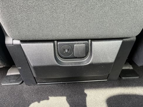 Used 2025 Ford F150 XLT w/ Equipment Group 301A Standard AWD/4WD image 19