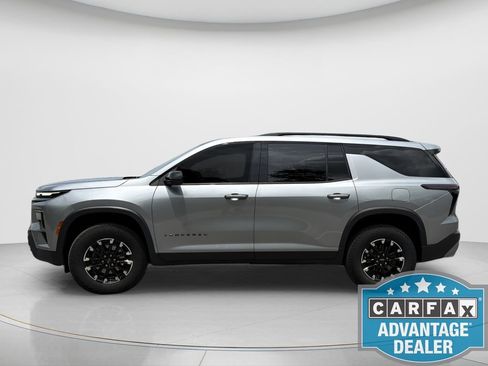 Used 2025 Chevrolet Traverse Z71 w/ Driver Confidence Package AWD/4WD image 2