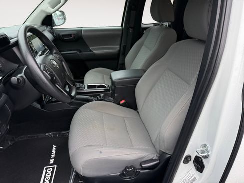 Used 2022 Toyota Tacoma SR w/ SX Package image 10