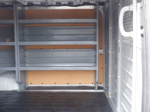 Used 2021 Nissan NV 2500 SV image 12