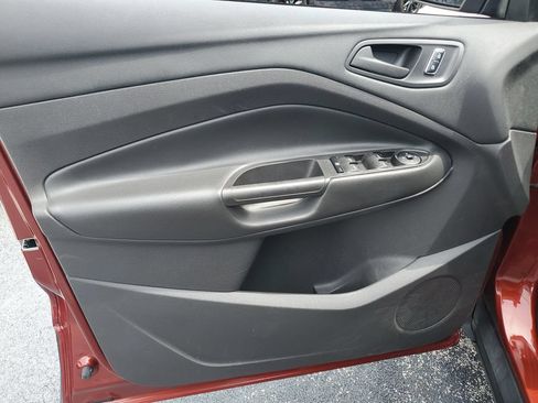 Used 2015 Ford Escape S FWD image 17