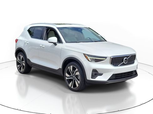 Certified 2023 Volvo XC40 B5 Plus w/ Protection Package Premier AWD/4WD image 1