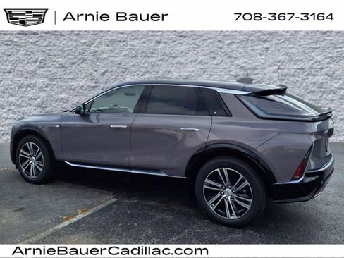 New 2025 Cadillac Lyriq Luxury image 8