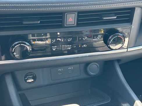 Used 2025 Nissan Rogue S image 21