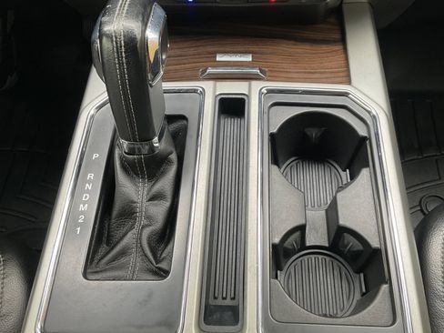 Used 2015 Ford F150 Lariat w/ Max Trailer Tow Package image 18