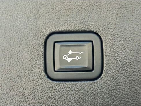 Used 2021 Buick Enclave Premium w/ Surround and Sites Package image 14