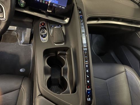 Used 2022 Chevrolet Corvette Stingray Preferred Cpe w/ Z51 Performance Package RWD image 33