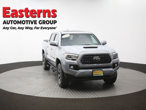 Used 2018 Toyota Tacoma TRD Sport AWD/4WD image 54