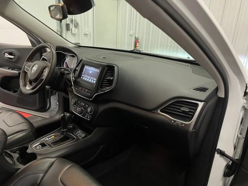 Used 2021 Jeep Cherokee Latitude Plus AWD/4WD image 45