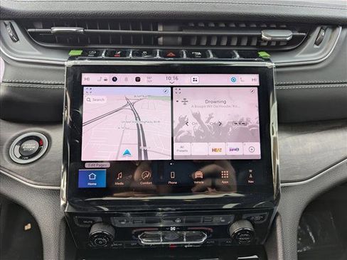 New 2025 Jeep Grand Cherokee L Limited image 11