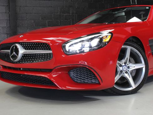 Used 2017 Mercedes-Benz SL 550 image 7