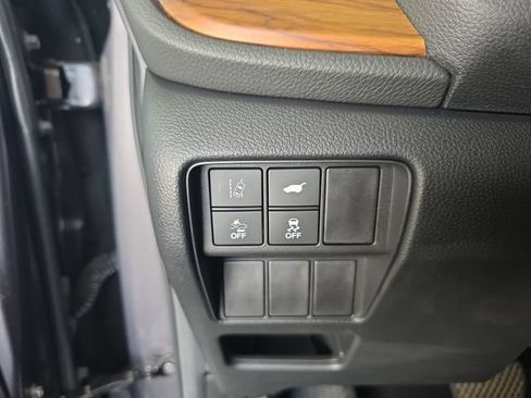 Used 2018 Honda CR-V Touring image 25
