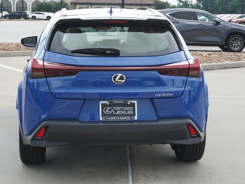 Certified 2025 Lexus UX 300h FWD w/ Accessory Package (Z1) image 7