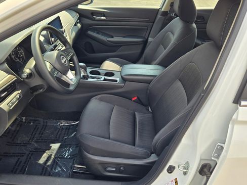 Used 2025 Nissan Altima 2.5 SV FWD image 20