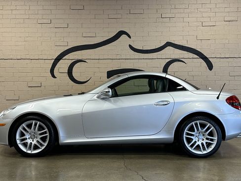 Used 2009 Mercedes-Benz SLK 300 image 11