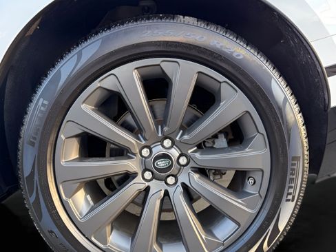 Used 2019 Land Rover Range Rover Velar R-Dynamic SE AWD/4WD image 20