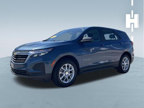 Used 2024 Chevrolet Equinox LS FWD image 3