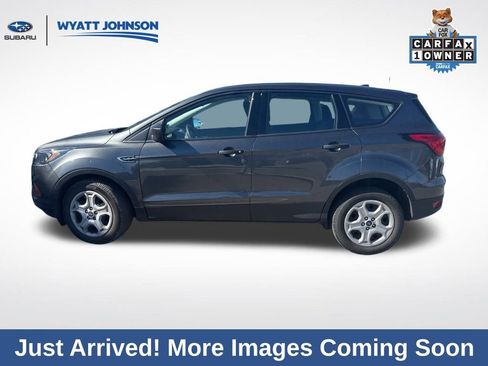 Used 2019 Ford Escape S image 3