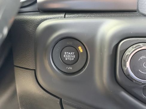 Used 2018 Jeep Wrangler Unlimited Sport S AWD/4WD image 43