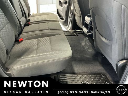 Used 2025 RAM 1500 Big Horn AWD/4WD image 17