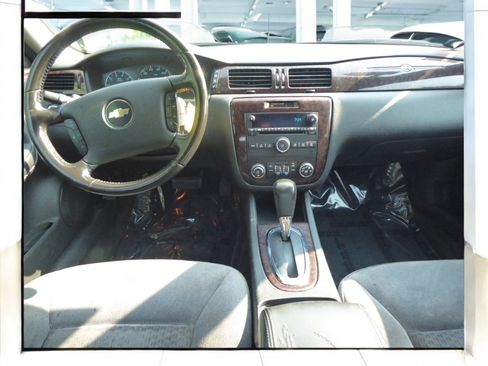 Used 2012 Chevrolet Impala LT w/ LT Sunroof Package image 13