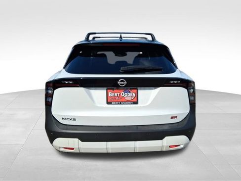 New 2026 Nissan Kicks SR w/ Cold Weather Package FWD image 6